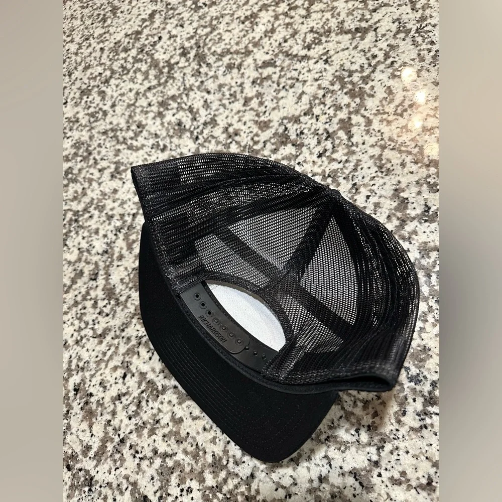 Snapback hat - Picture 2 of 2